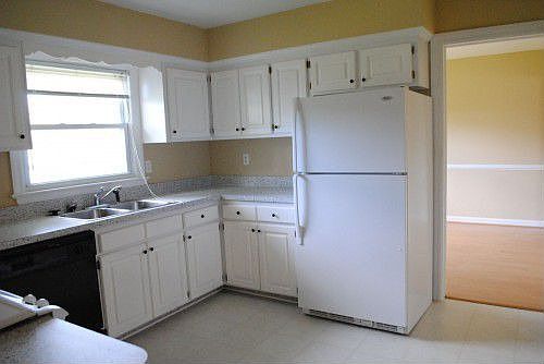 5th image of 216 Willard Dr