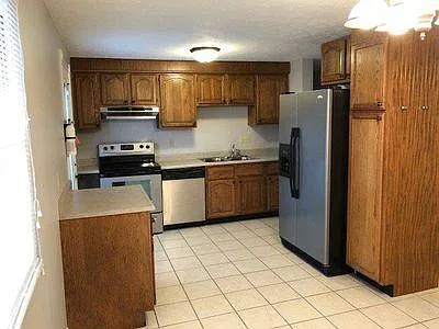 1355 Linden Creek Dr — Photo 3