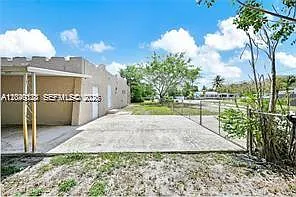 1301 Sharar Ave — Photo 26