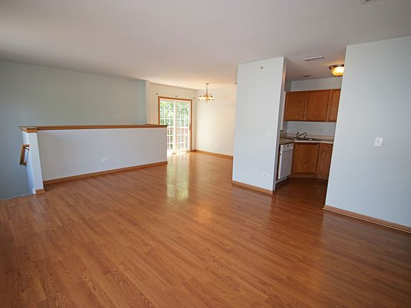 5th image of 633 Windsor Dr #5D