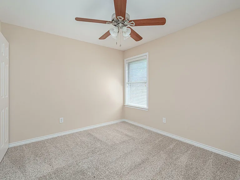 11152 Seguin Dr — Photo 16