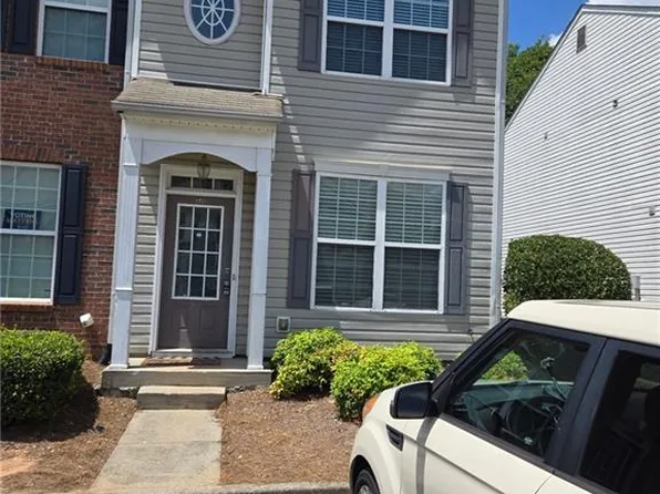 2726 Heathrow Dr, Lawrenceville, GA 30043