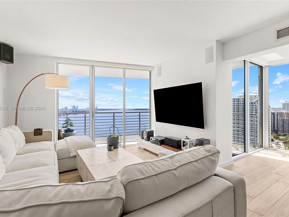 1st image of 325 Biscayne Blvd #2723