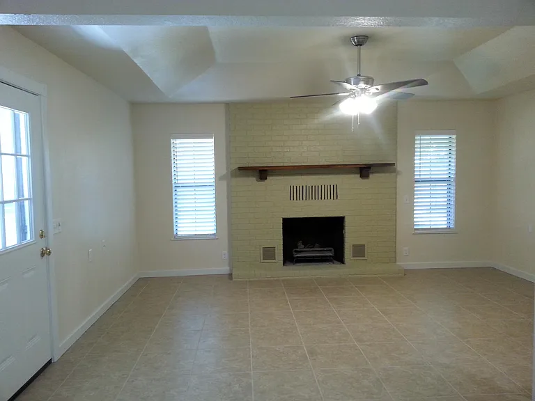 149 Guadalupe River Dr — Photo 2