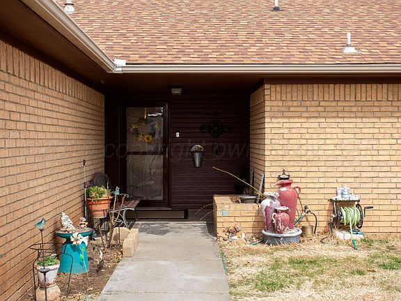 2nd image of 3570 Mack Rd