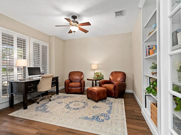 4818 Rachelle Ct — Photo 8