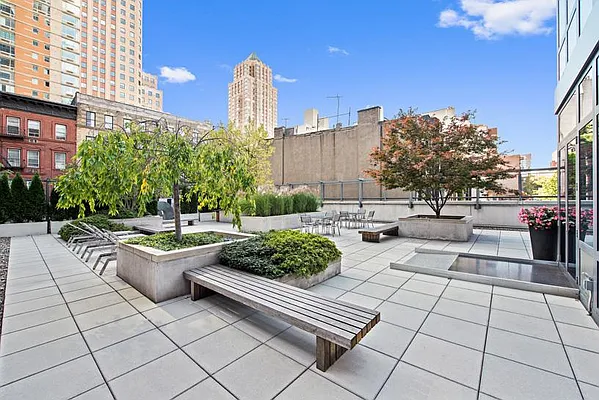Rented by Keller Williams NYC | media 22