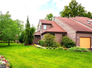 24 Matthew Dr, EWING, NJ 08628