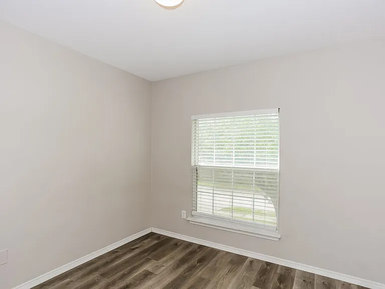 950 Silver Streak Dr — Photo 17