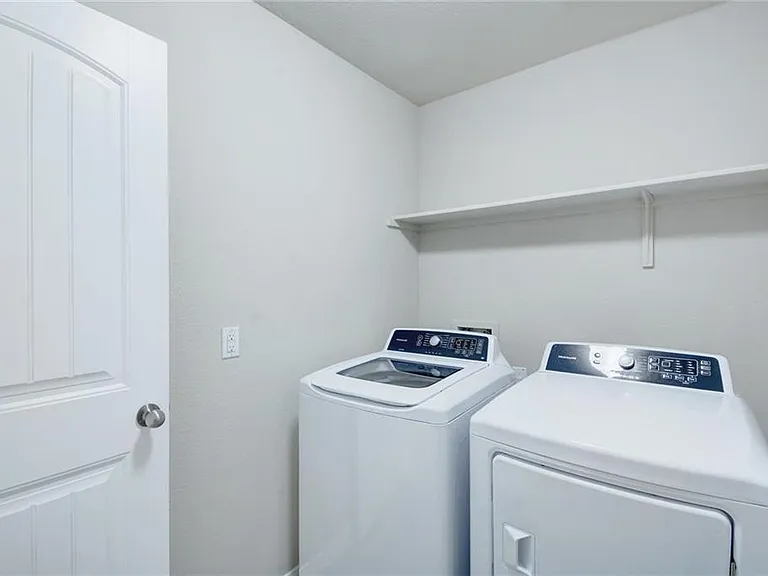 5817 Roderick Dr — Photo 25