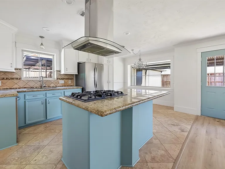1906 Shadow Bend Dr — Photo 17