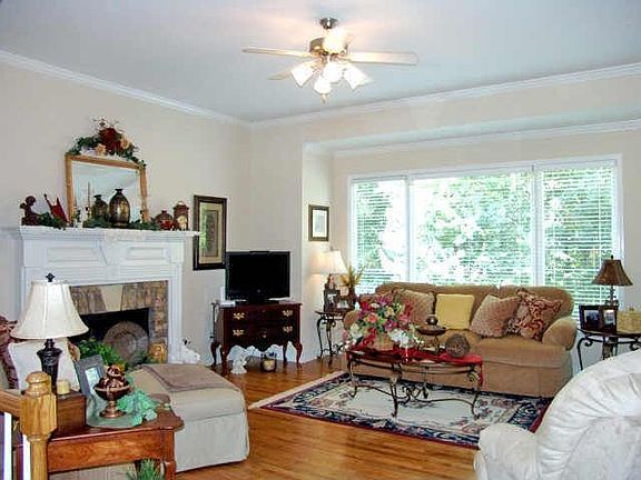 2nd image of 9920 Hamilton Dr