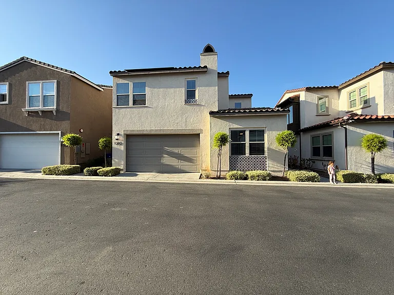 10110 Hercules Way — Photo 1