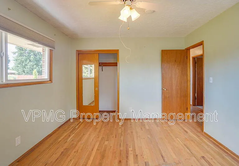 705 NE 94th Ave — Photo 28