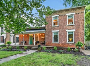 517 Dean St, Woodstock, IL 60098