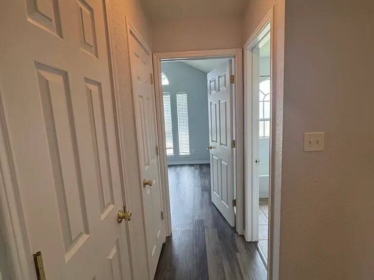 4301 Capri Dr — Photo 29