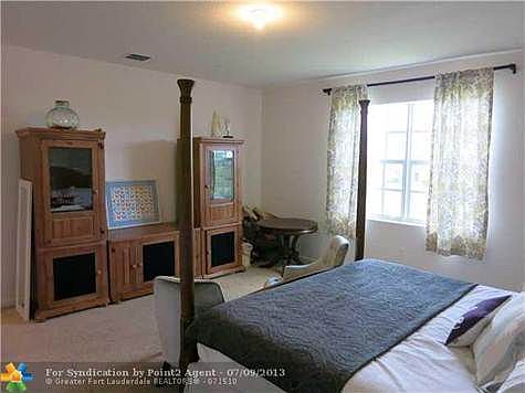 5th image of 211 SW 7th St Lot 199