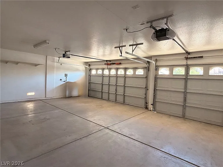212 Horizon Peak Dr — Photo 35