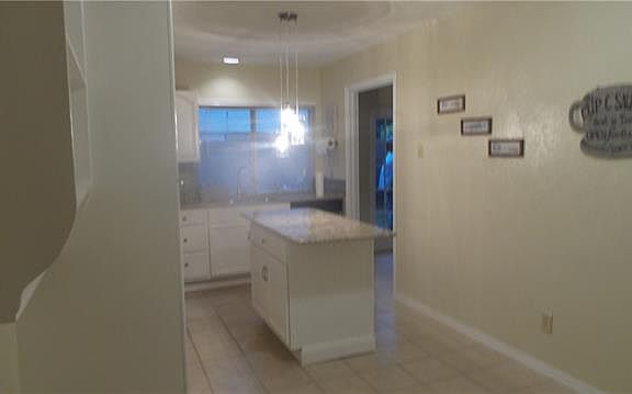 4th image of 2916 Royal Oaks Dr