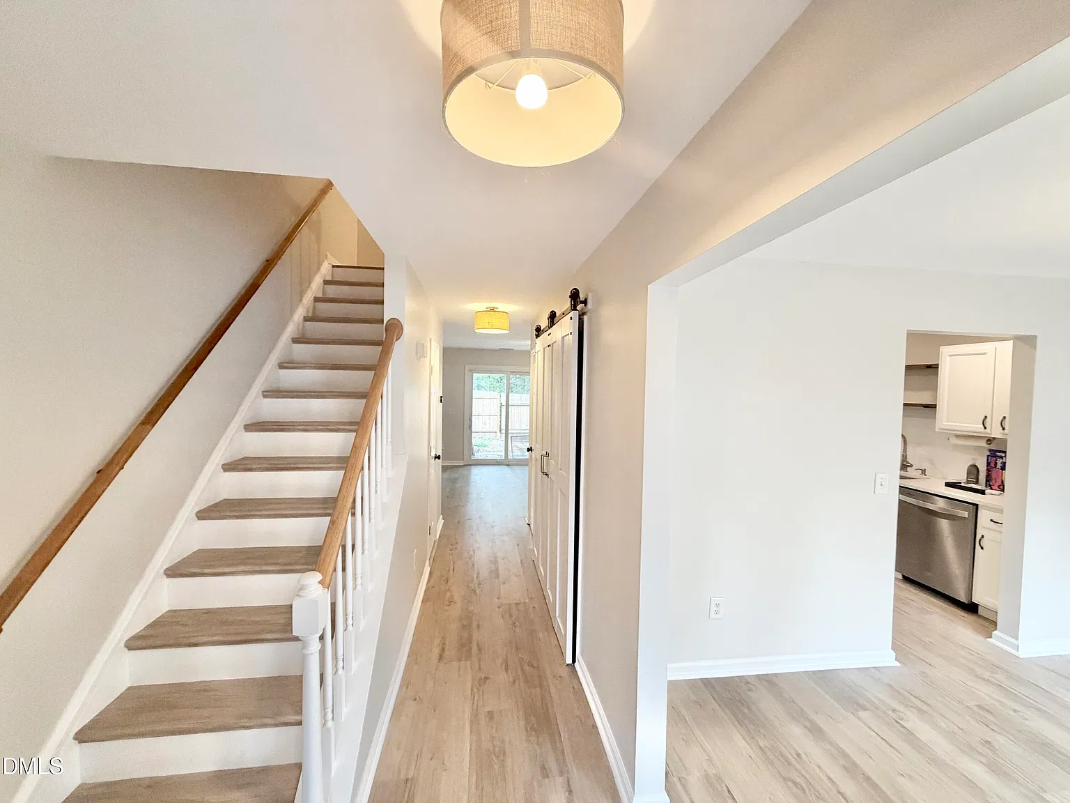 3 bed, 2.5 bath, $2,200 — Photo 2