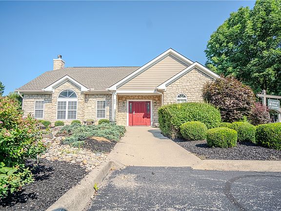 3rd image of 19 Edinburgh Village Dr