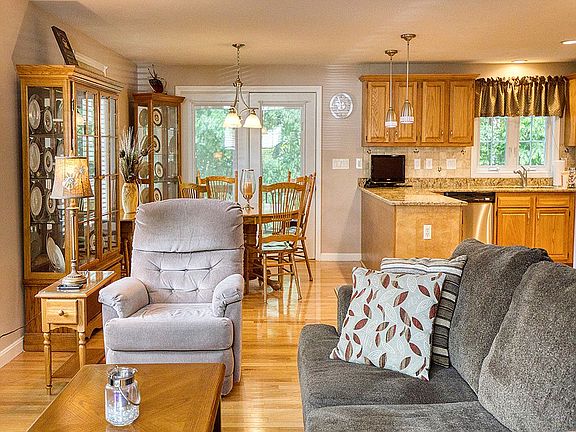 4th image of 23 Heather Dr Unit 23