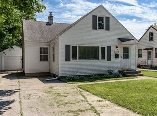 3327 Broadway, Rockford, IL 61108