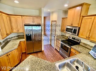 37132 Green Mountain St, Sandy, OR 97055