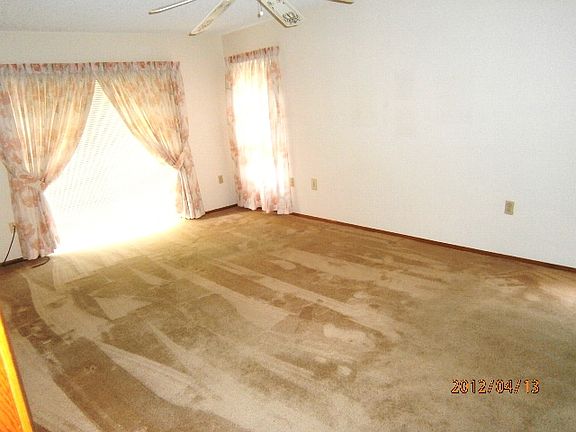 4th image of 13327 Lakeshore Blvd