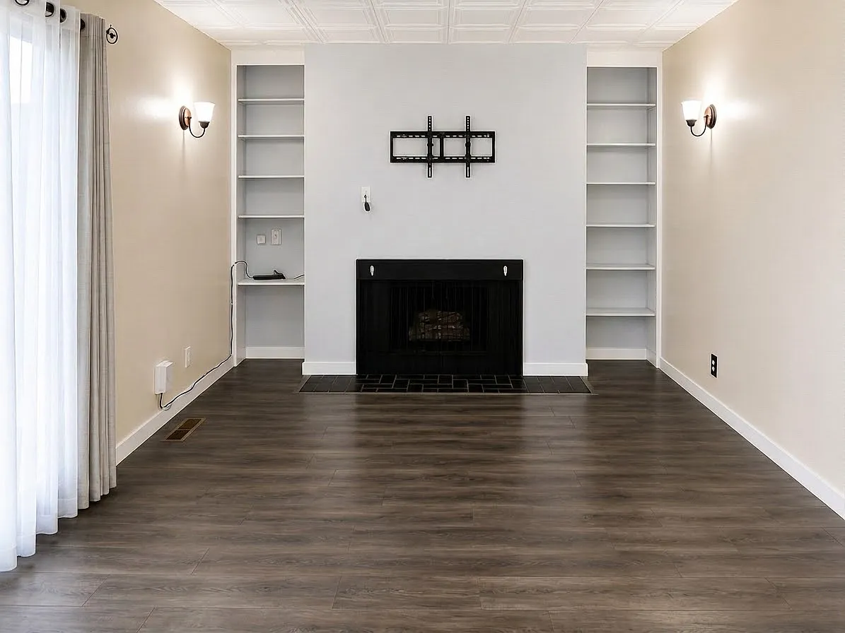 3 bed, 1042 sqft, $2,200 — Photo 3