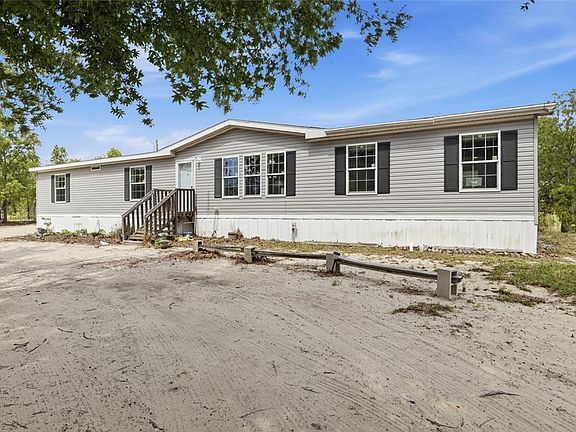 2nd image of 2640 NE 74th Ave