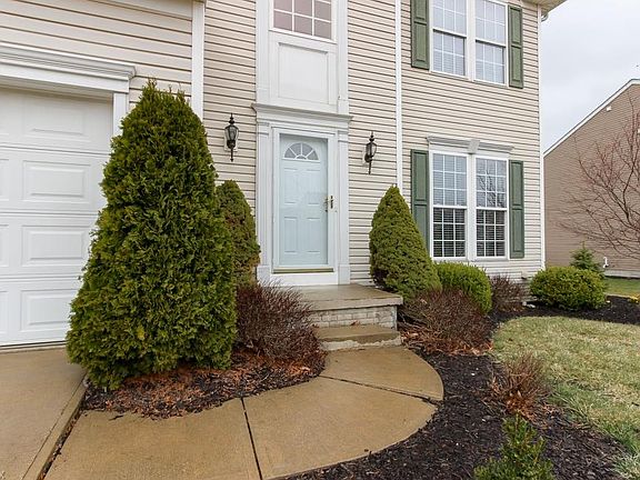 3rd image of 5365 Grovewood Ln