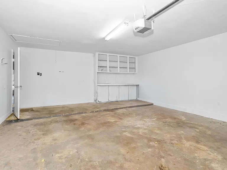 3127 Wagon Trail Dr — Photo 24