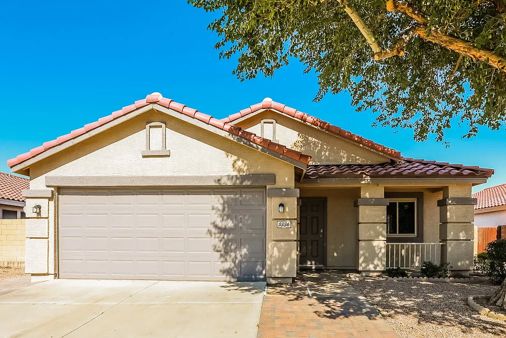 4 bed, 2.0 bath, 1762 sqft, $2,415 — Photo 1