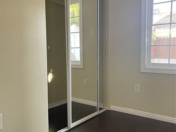 5th image of 425 E Cypress St #1/2