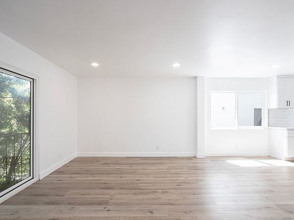 5th image of 1235 N Ogden Dr #6