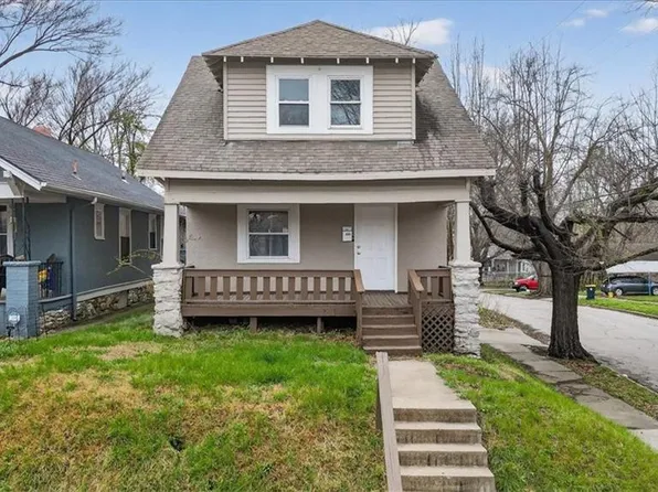 800 Bales Ct, Kansas City, MO 64124