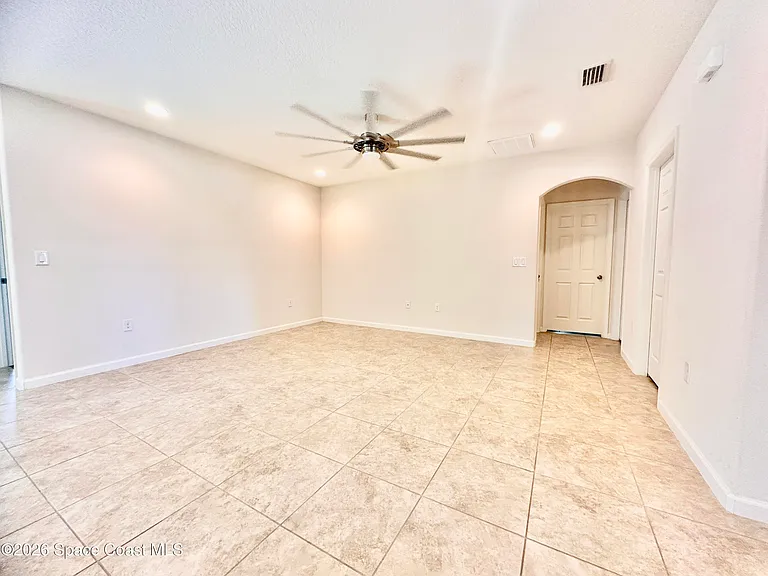 1385 Fuji Dr — Photo 8