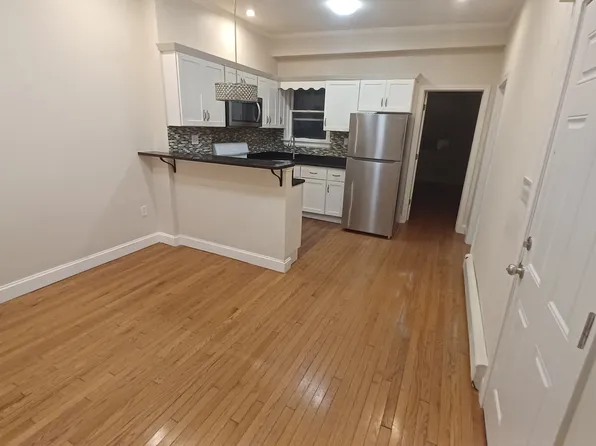 293 Meridian St APT 2, Boston, MA 02128