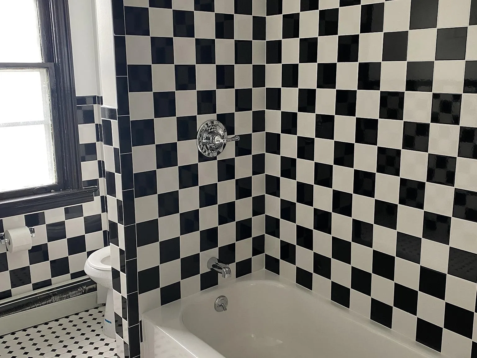 2 bed, 1200 sqft, $2,400 — Photo 4