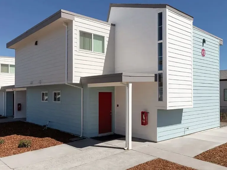 3740 May St — Photo 3