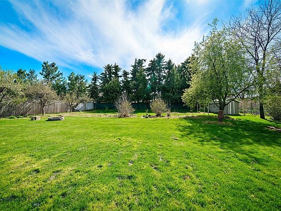 4th image of 219 Coulee Dr