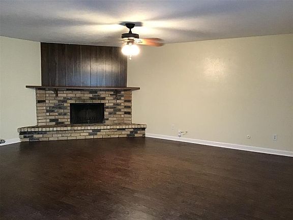 2nd image of 1018 Coffeyville Trl