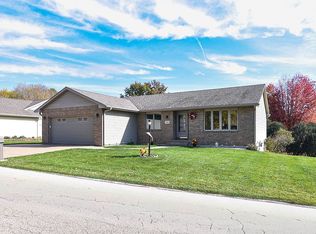 526 Obeche Ct, Dubuque, IA 52003