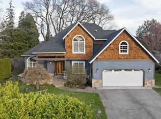 425 Sherman Ct, Hood River, OR 97031