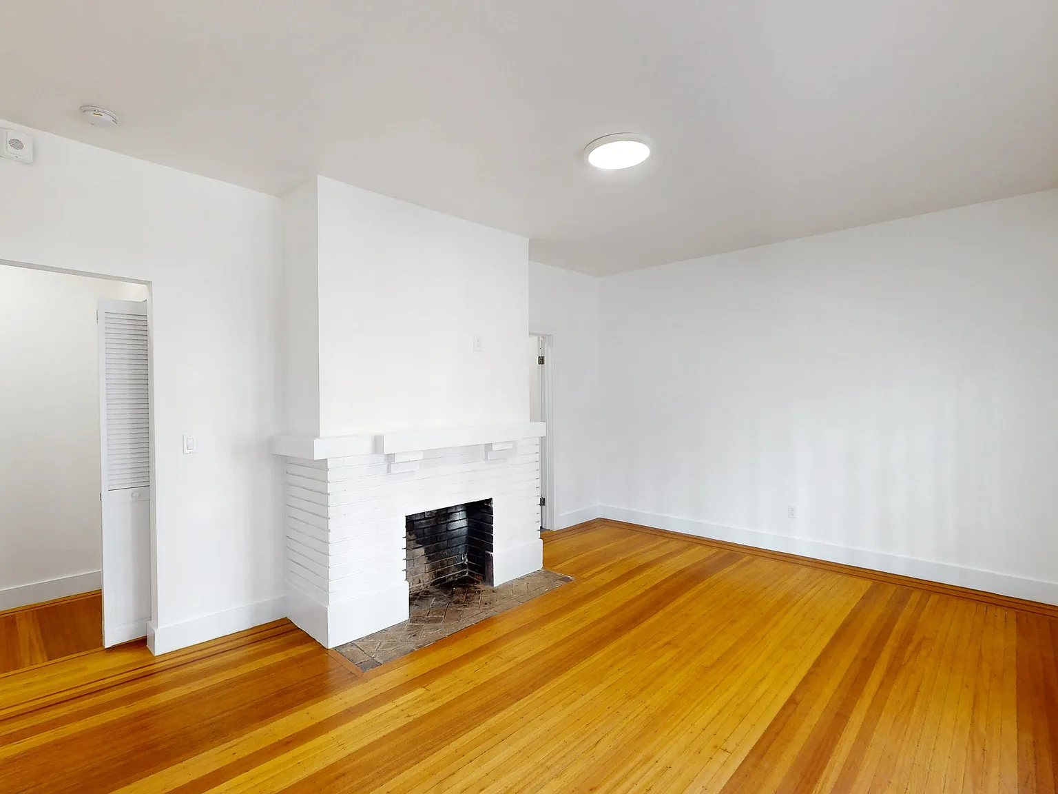 Remodeled 2BR Nob Hill Apartment with In-Unit Laundry & Dishwasher — Photo 3