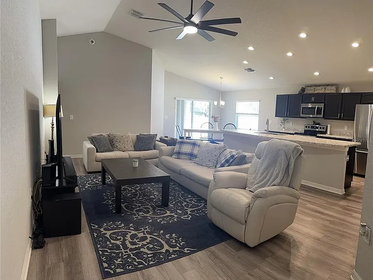 6911 Gideon Cir — Photo 8