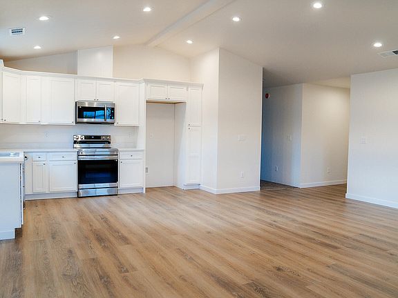 3rd image of 500 De Barr Ave