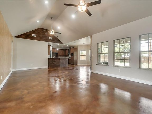 4th image of 1333 Stafford Dr