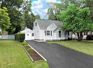 45 Brooklea Dr, Rochester, NY 14624